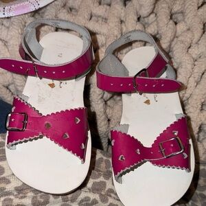 Charming Fuchsia Heart Kids Sandals